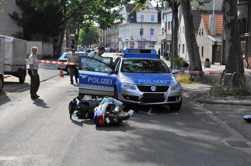 VU nach Verfolgungsfahrt Koeln Ossendorf Frohnhofstr P27.JPG